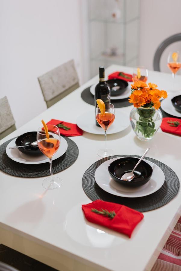 Apartment Anna พูลา ภายนอก รูปภาพ